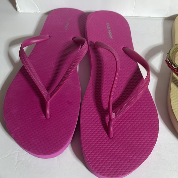 Bundle lot 2 pairs of Old Navy flip-flops sandals one with beads women Sz 7.5 - Picture 4 of 7